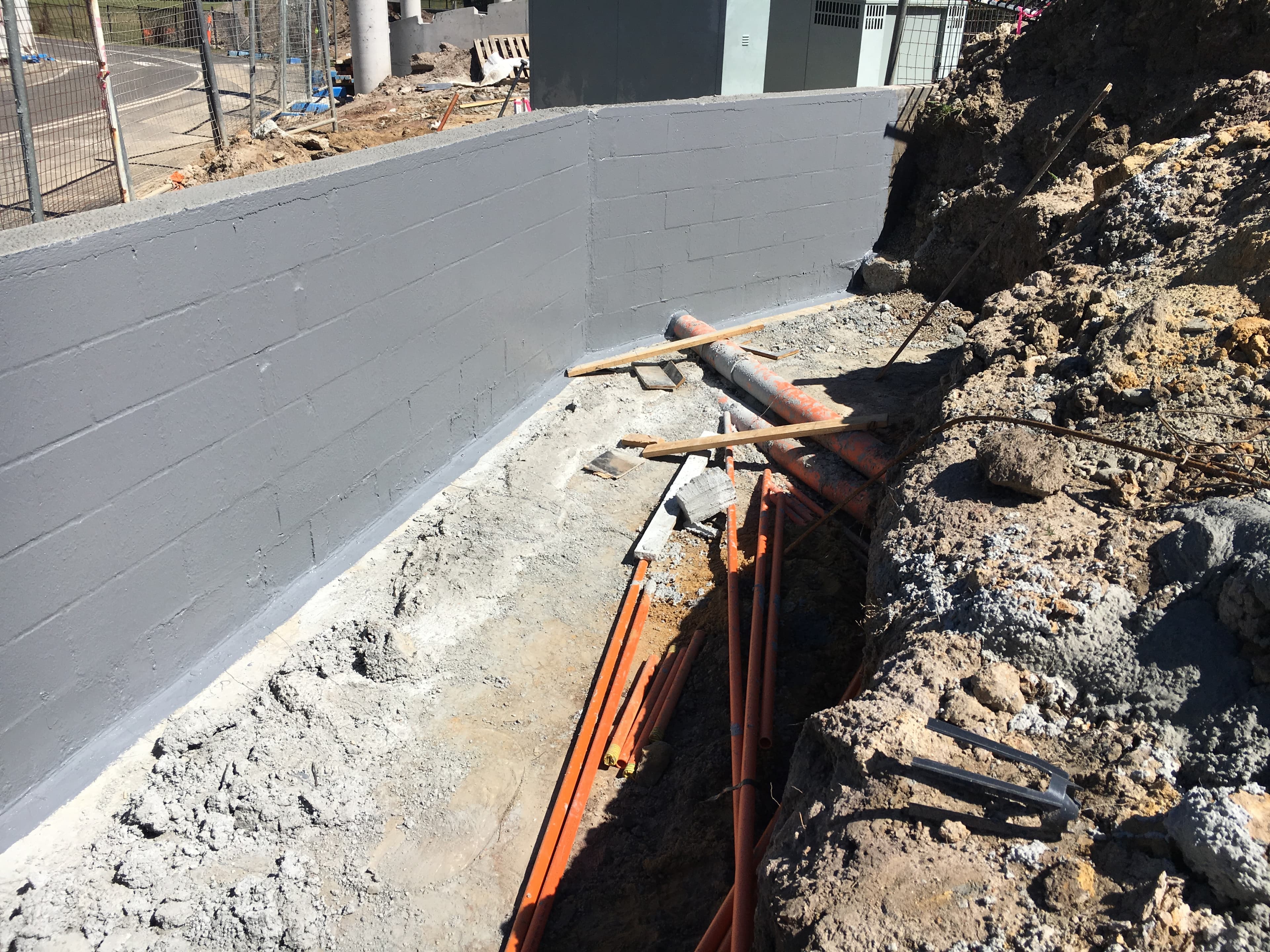 Retaining wall waterproofing
